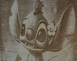 Das Bild zeigt eine Lithophanie von Stitch aus dem Disney-Film 
