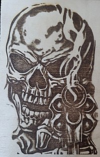 Lasergravur: Diese Technik ermöglicht extrem feine, präzise und auch komplexe Designs oder Schriften. Diese gravur stammte aus meiner alten Webseite .